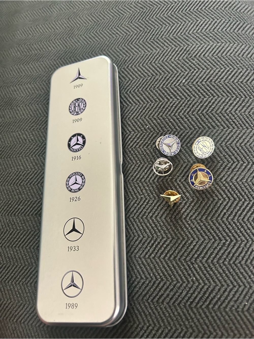 Mercedes-Benz Men’s Cufflink Set in Silver and Gold